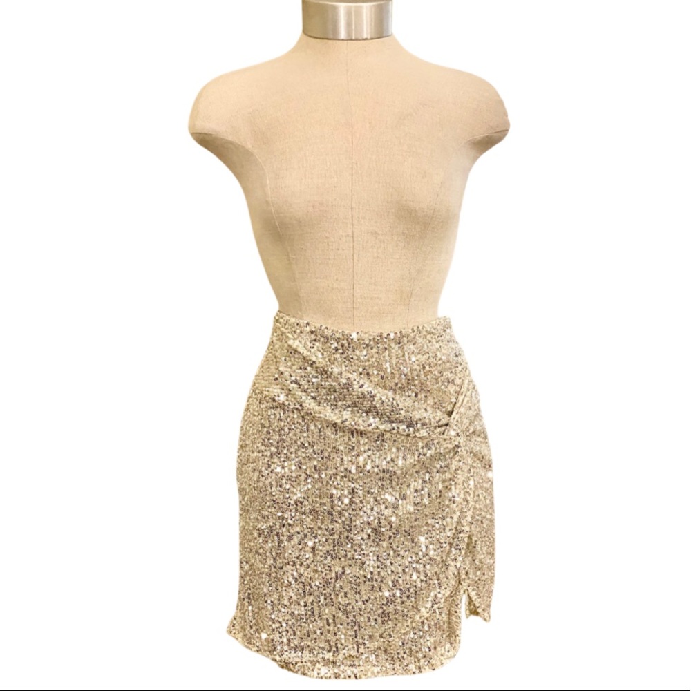 Gianni Bini Sequined skirt